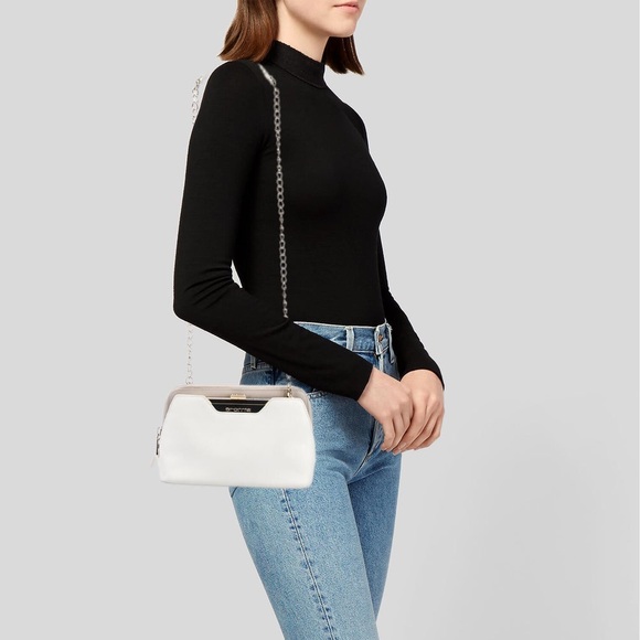 CROMIA Leather Chain Shoulder Bag white color - Picture 5 of 17